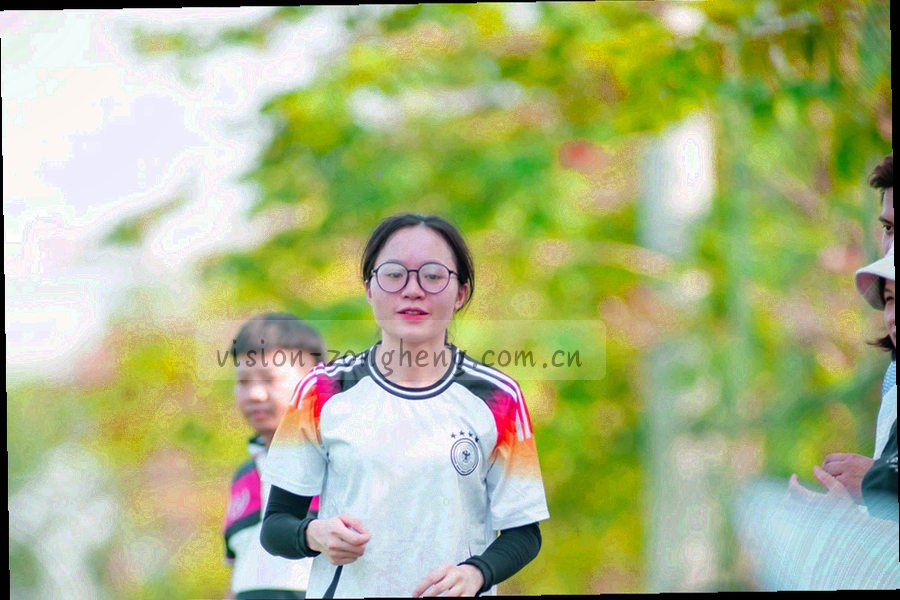 等距排列的周期性光点与刻度线，暗示固定的更新节奏